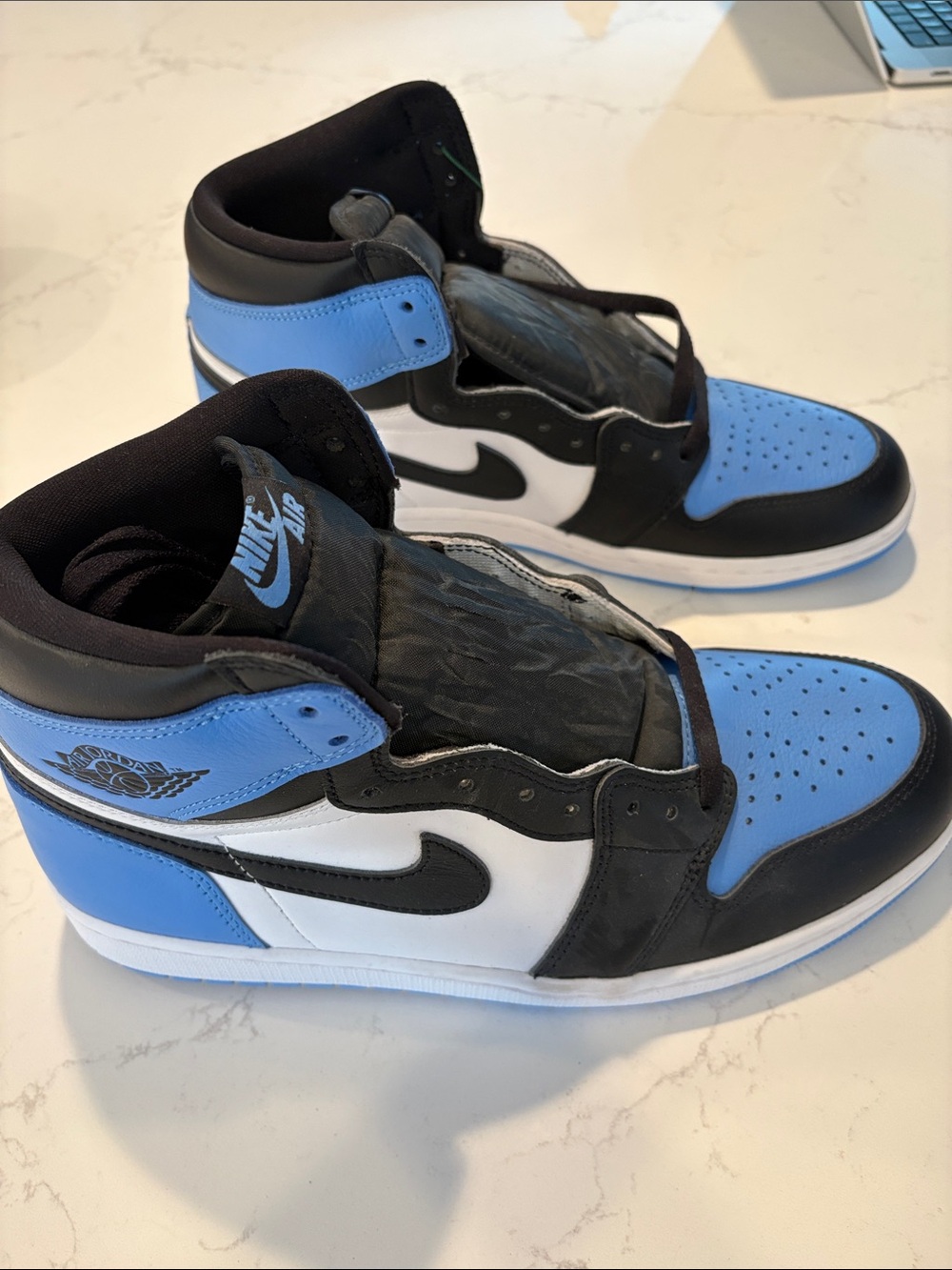 Nike men’s size 11 High-Top Sneakers - Black/White/University Blue